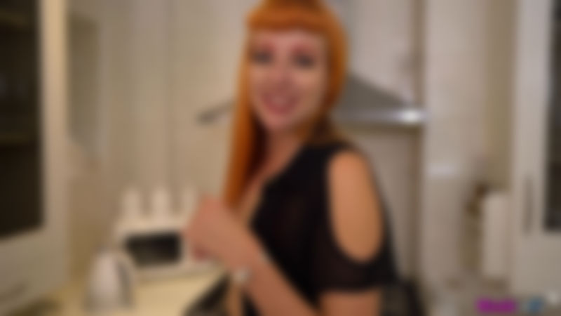 Auburn Fox "Kitchen Wank"