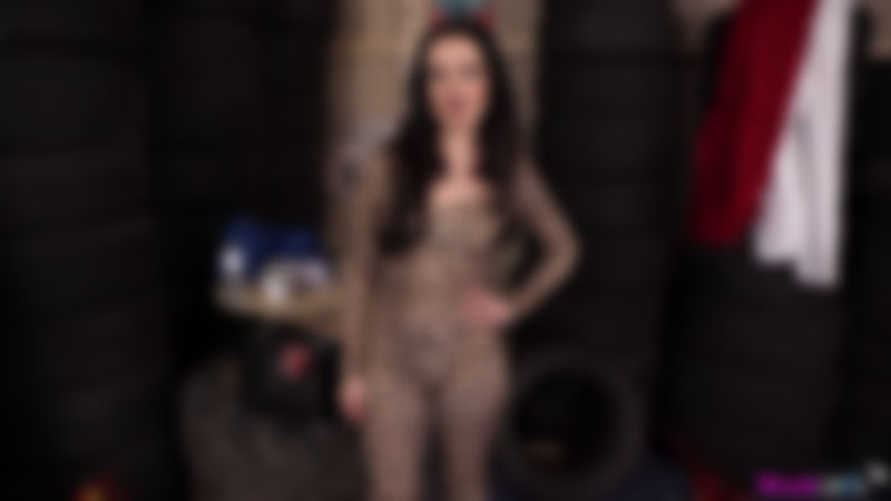 Faye "Virgin Apprentice"
