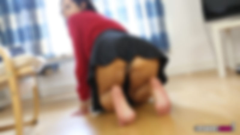 Bonnie "Upskirt Distraction"