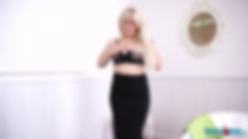 Lizzie "Bathtime Bribe