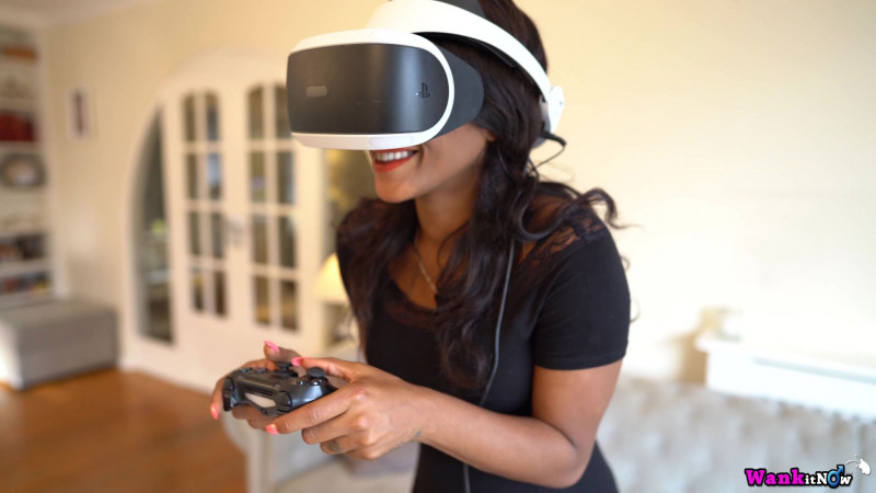 Kiki Minaj "VR Spy"