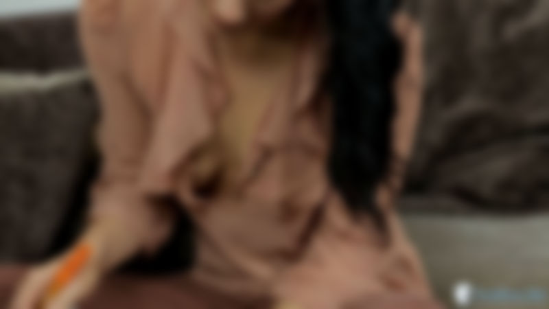 Tanya "Downblouse Diary"