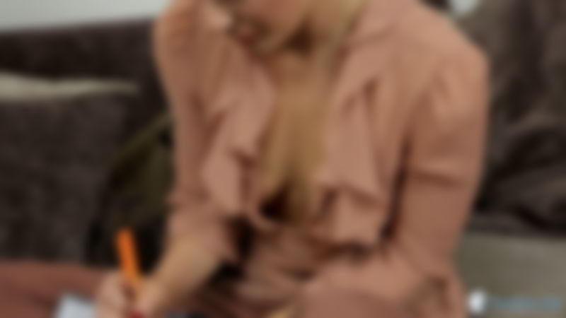 Tanya "Downblouse Diary"