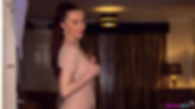 Sophia Smith "No Looking"