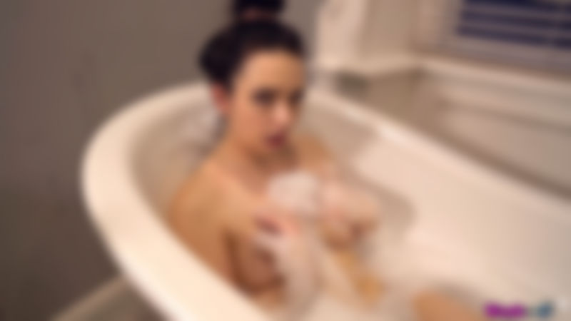 Alicia Katz "Bathroom Beauty"