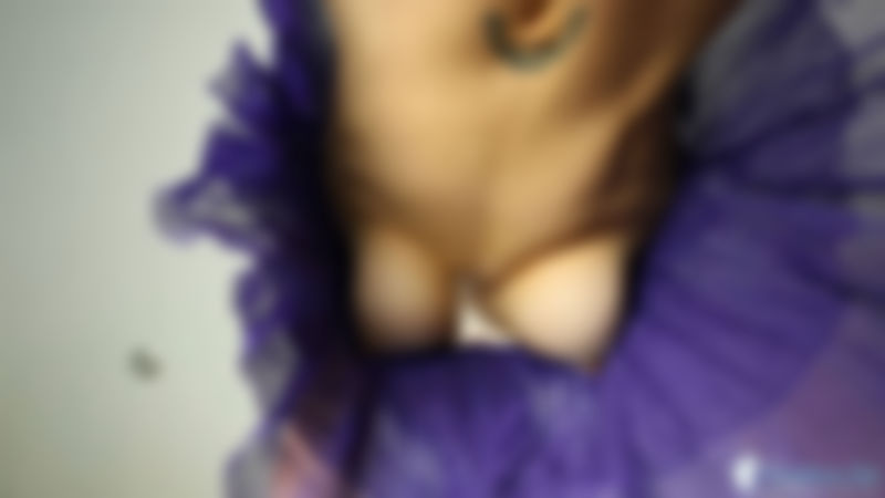 Veronica "Upblouse Tits"