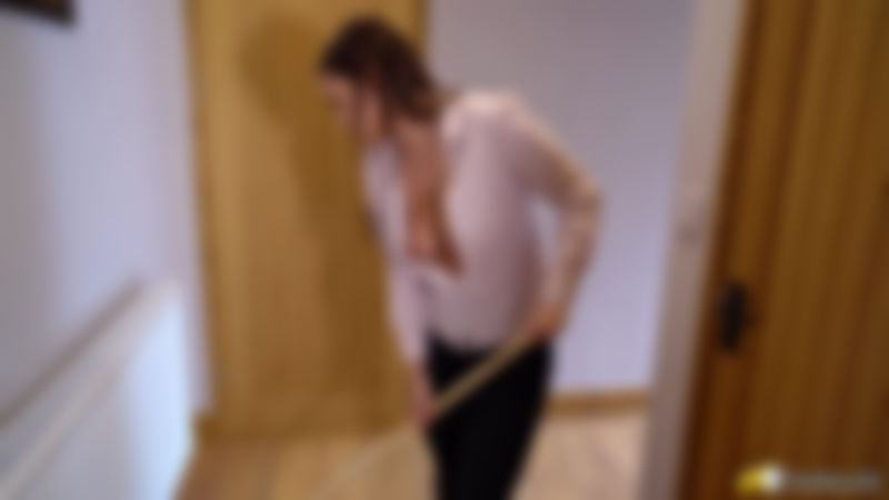 Cleavage Peek