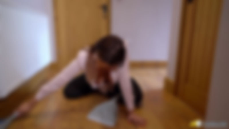 Cleavage Peek