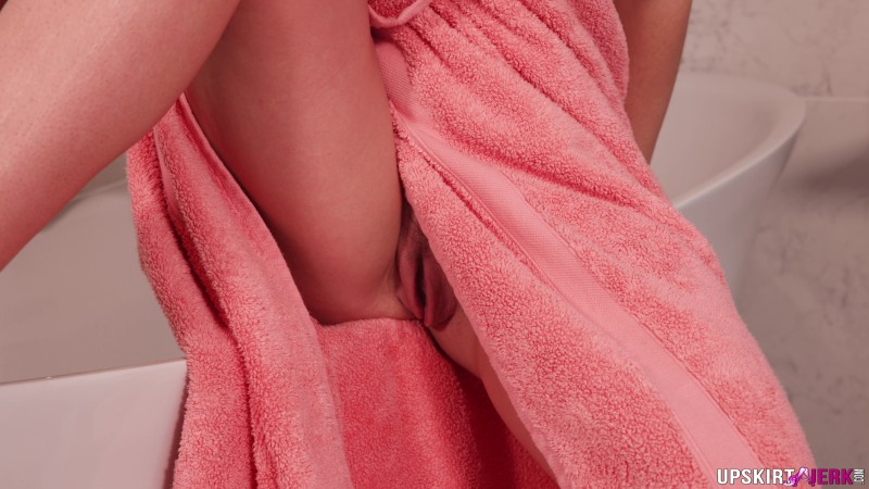 TOWEL PERVERT