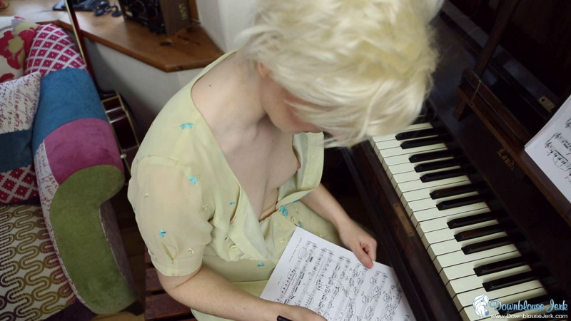 Melody Wilde "Pianist Tits"