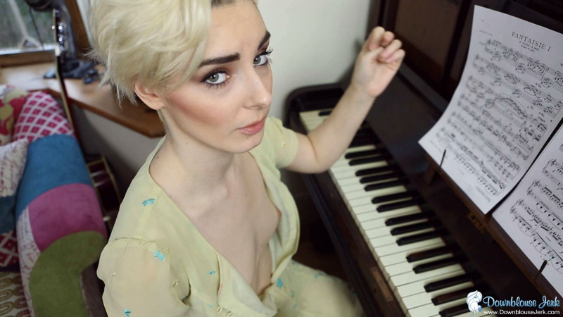 Melody Wilde "Pianist Tits"