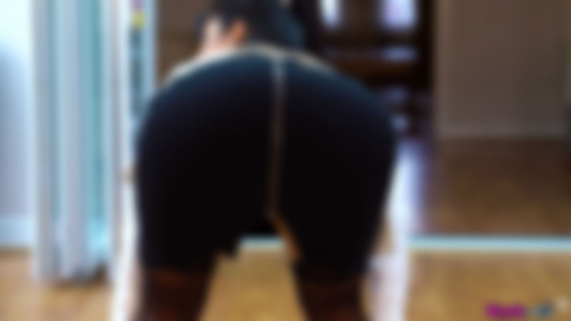 Lily Luxx "Hard Sale"