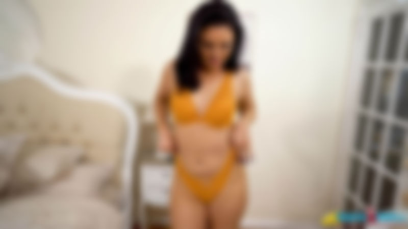 Roxee Couture "Gimme Some"