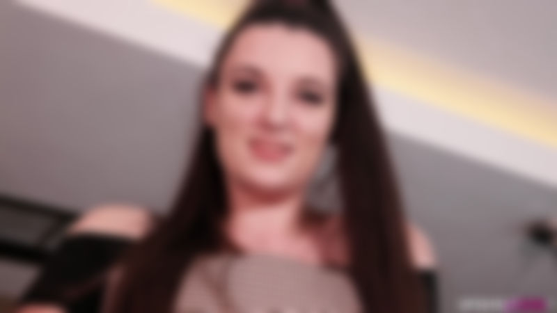 CHEEKY LOOK